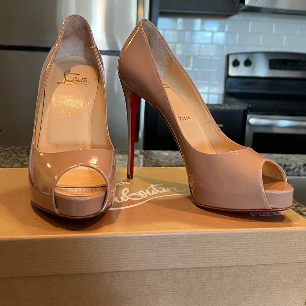 Christian Louboutin Beige and Red Stiletto Heels - Picture 2 of 10